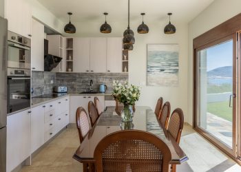 Full kitchen 2